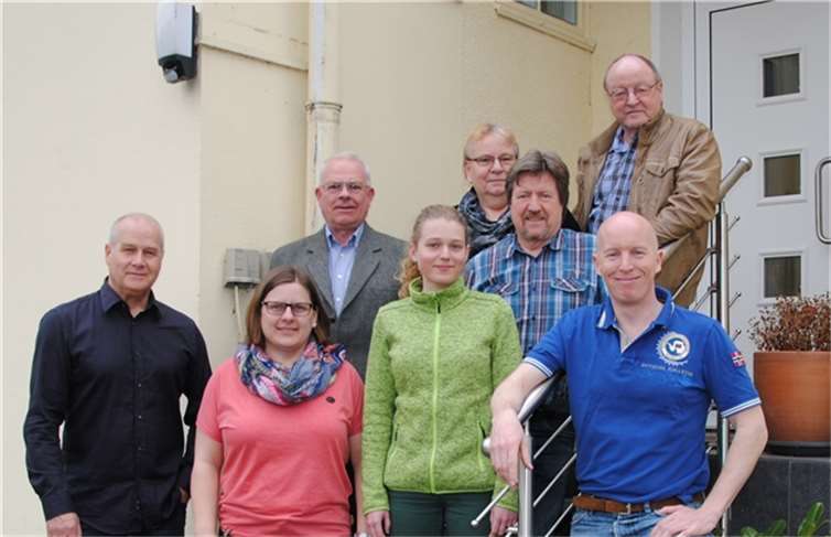 Der Vorstand stellt sich vor: Axel Verhagen (v.li.), Anja Wilberg, Rainer Huzel, Elina Unruh, Heidi Eytel, Norbert Lambach, Günter Eytel und Torsten Reikowski. Anja Wilberg