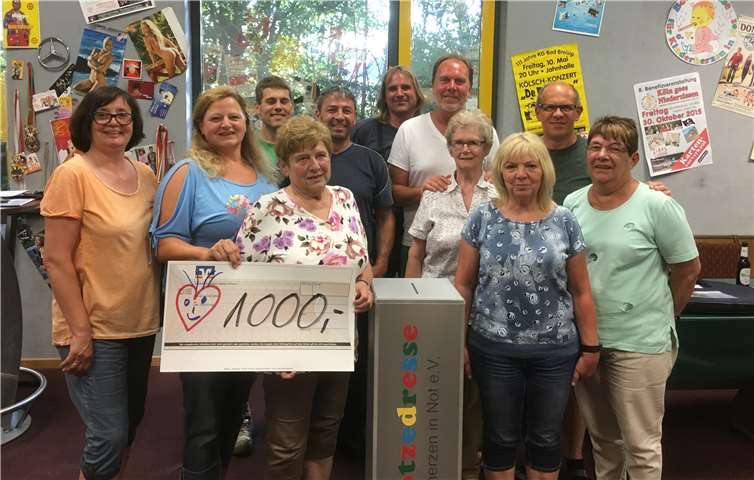 Der Vorstand um Vorsitzenden Jörg Groß nahm gerne die tolle Spende in Höhe von 1.000 Euro entgegen. Foto: privat