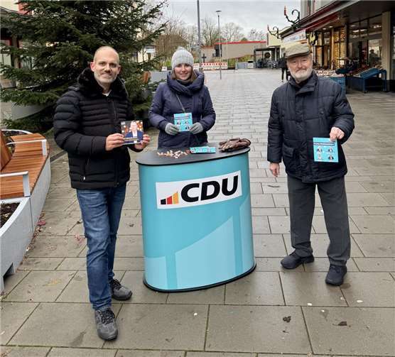 Der Vorstand um den Vorsitzenden und Stadtrat Marius Jakob sowie um die stellvertretende Vorsitzende Anna-Carina Saneternik begrüßten zahlreiche Bürgerinnen und Bürger, um in entspannter Atmosphäre ins Gespräch zu kommen. Quelle: CDU Koblenz-Karthause