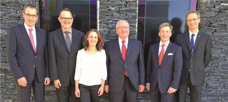 Der Vorstand und die Geschäftsführung der KoblenzerBürgerStiftung von links: Guido Strüder (Öffentlichkeitsarbeit), Werner Birkenheier (Finanzen), Kathleen Benekenstein (Geschäftsführung), Rainer Linnig (Vorsitzender), Dr. Gerd Hagena (Recht) und Frank Schnurr (Förderwesen).Hennequin