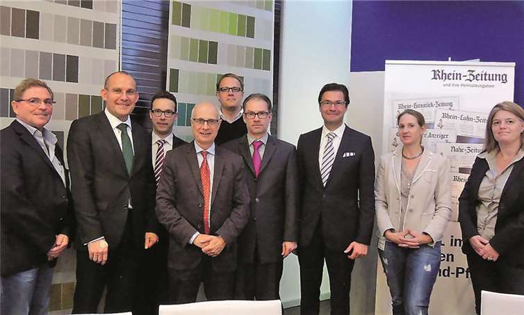 Der Vorstand: (v.l.) Hans-Joachim Mehlhorn, Michael Trittermann, Stephan Antwerpen, Christoph Krepele, Claus Hoffmann, Marc Ferdinand, Carl-Günther Benninghoven, Sabine Bonah und Heike Leuters.