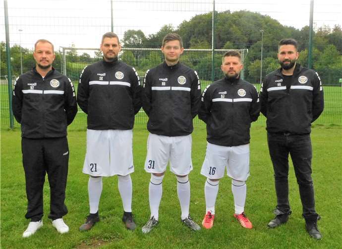 Der Vorstand von Lokomotive Montabaur (v.l.) Viktor Zeh, Sergej Kühl, Nikita Bitner, Daniel Jahnke und Viktor Kurz. Es fehlen Alexander Leis und Arthur Henich.