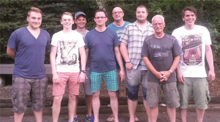 Der Vorstand (von links): Niklas Kohlhaas, Max Seul, Steven Schneider, Martin Geilen, Martin Wranik, Mirko Heuft, Michael Schreiber und Stefan Hilger.privat