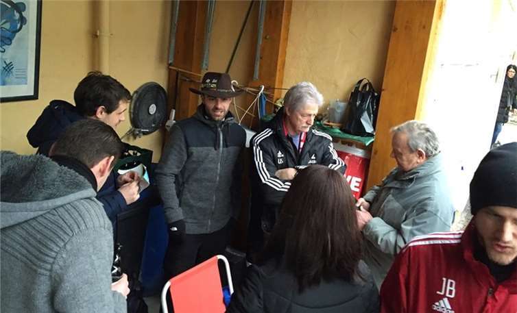 Der Vorstand wanderte nach Arzbach. privat