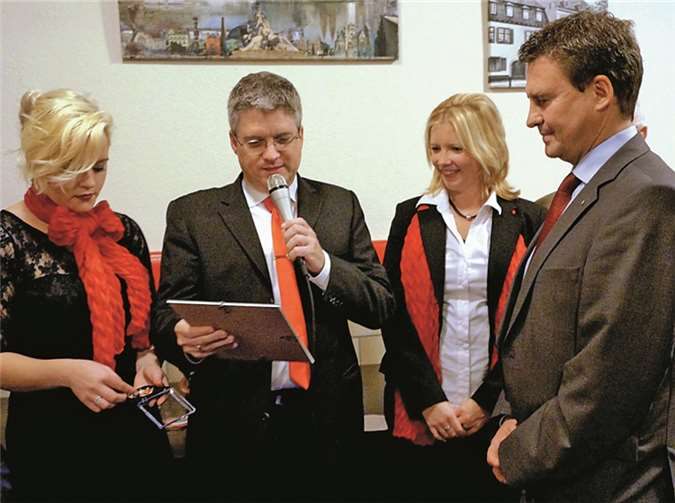 Der Vorstandsvorsitzende der Sparkasse Koblenz, Matthias Nester, wurde zum Ehrensenator ernannt.Privat