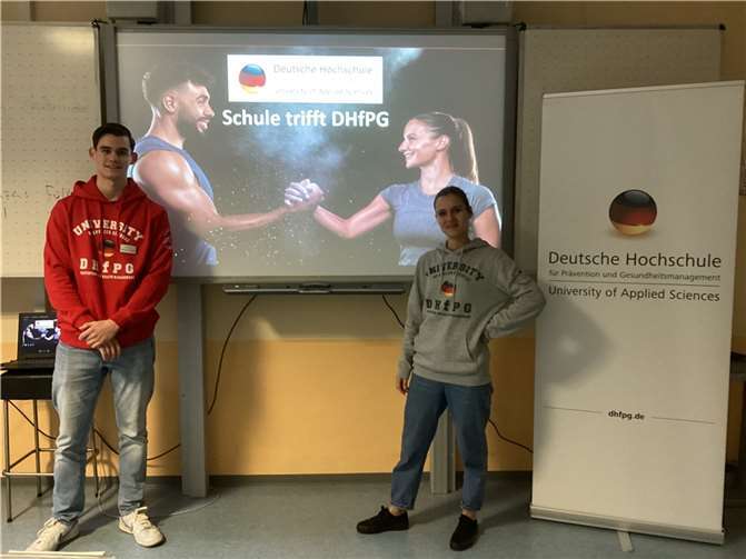 Der Vortrag legte den Fokus auf die vielfältigen Möglichkeiten, die den Schülerinnen und Schülern nach dem Abschluss der Fachoberschule offen stehen. Foto: privat