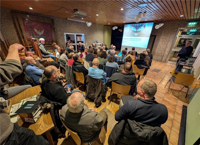 Der Vortrag mit dem Fokaus auf die Waschbärenpopulation und deren Konsequenzen war gut besucht.