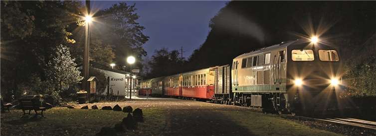 Der „Vulkan-Expreß“ bei einer Nachtfahrt. privat