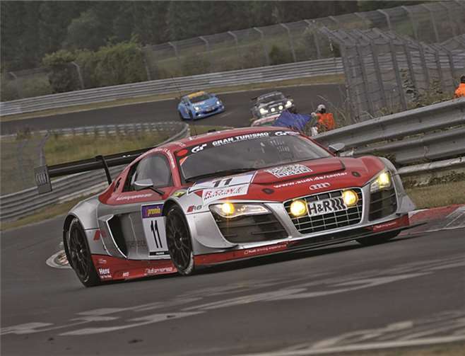 Erfolg auf der Nordschleife  Der Wagen mit der Nr.11 landete auf Rang 16. DEB