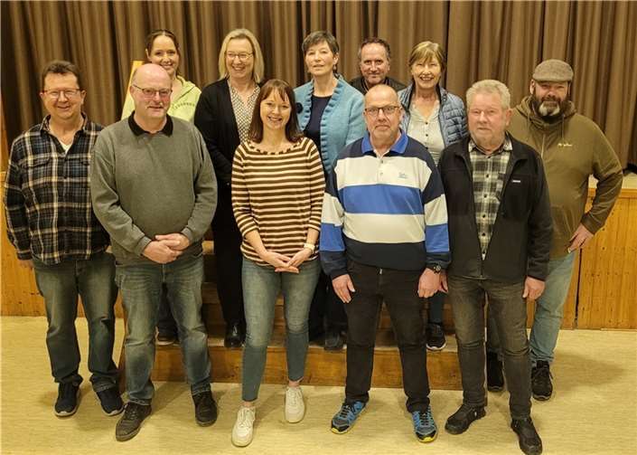 Der Wahlvorschlag „Ahlhorn“ für die Wahl des Ortsbeirates wird angeführt von Kerstin Ahlhorn, die sich auch gleichzeitig um das Amt der Ortsvorsteherin bewirbt. Auf den Plätzen folgen: Thomas Kreten, Christoph Troß, Stefan Hachenberg, Holger Kern, Gregor Berlin, Katja Milad, Roland Heide, Elena Berlin, Kai Rademacher, Sonja Ziegler, Michael Morawietz, Michael Troß und Simone Kreten. Foto: privat