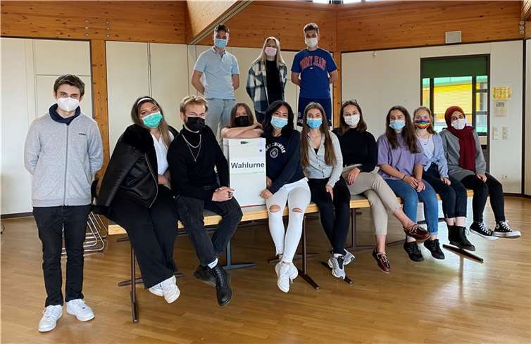 Der Wahlvorstand setzte sich aus dem Leistungskurs Sozialkunde 11G8 zusammen. Foto: privat