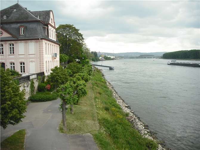 Der Weg am Rhein bei Engers. Foto: Arbeitskreis Heimat + Tourismus Engers