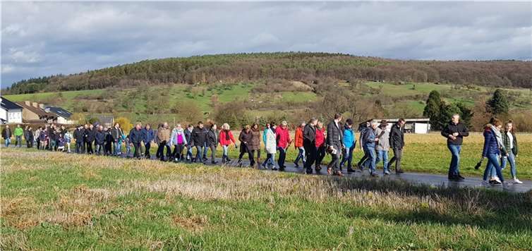 Der Weg führt rund um den Mühlenberg, mit einem kleinen Abstecher zum Gipfel des Mühlenberges.  Foto: privat