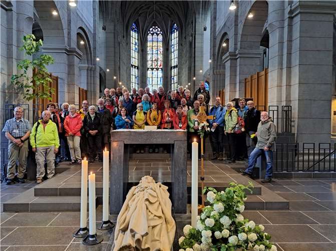 Der Weg ist das Ziel: Pilger aus Kobern unternehmen dreitägige Wallfahrt zur Matthiasbasilika in Trier. Foto: privat