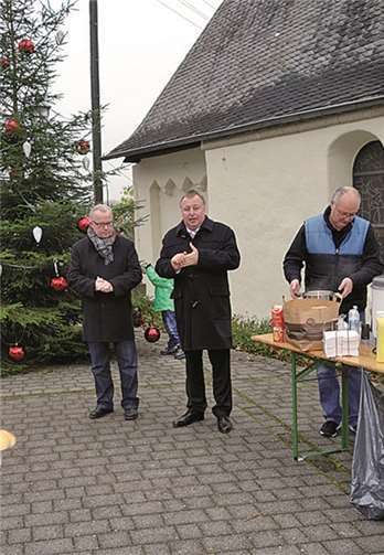 Der Weihnachtsbaum wurde pünktlich zum ersten Advent geschmückt.