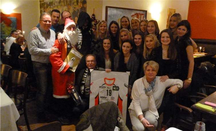 Der Weihnachtsmann verteilte saftige Strafen, die schnell ihre Wirkung zeigten. Dieter Cornel