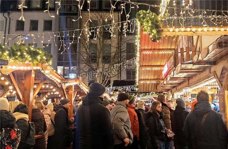 Der Weihnachtsmarkt in Koblenz.  Foto: HEP / Archiv