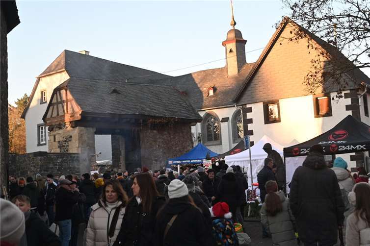 Der Weihnachtsmarkt in Obermendig war auch in diesem Jahr ein absoluter Besuchermagnet.  Fotos: SK