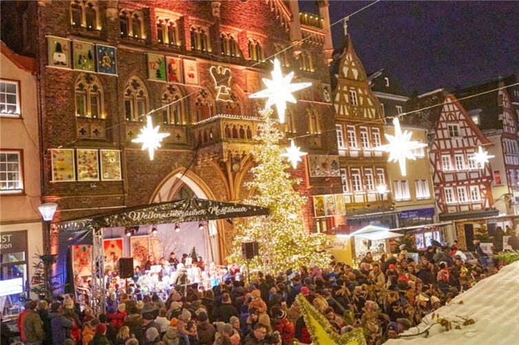 Der Weihnachtszauber in Montabaur hüllt die Stadt in eine ganz besonders festliche Stimmung. Fotos:Stadt Montabaur