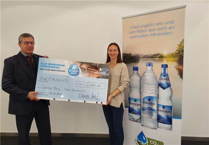 Der Weisse Ring Ahrweiler leistet umfassende Hilfe für Menschen, die von Straftaten und Gewalt betroffen sind.Gerhard Mainzer (Leiter Außenstelle Ahrweiler), Alina Borowski (RHODIUS Produktmanagement).Foto: Rhodius