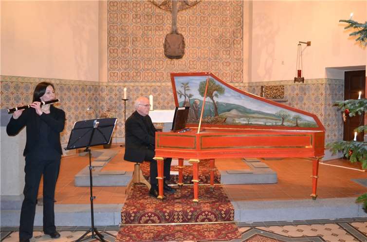 Der Weltmusiker Johannes Geffert ist in den Konzertsälen und Kathedralen der Welt zuhause. Zusammen mit Ulrike Friedrich ließ er die bezaubernde Musik des Barocks lebendig werden. Foto: E.T. Müller
