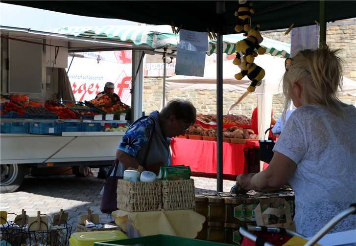 Der Wochenmarkt ist inzwischen fester Betsandteil des Angebotes in der Innenstadt.privat