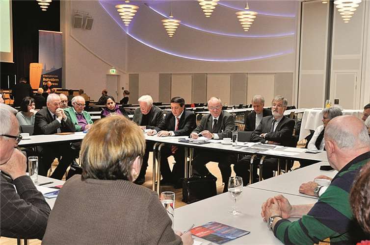 Der Workshop „Gesundheit und Recht“ war eine von drei angebotenen Diskussionsrunden zum Abschluss des Kongresses, bei denen die Teilnehmer Erfahrungen austauschen und Fragen an die Experten richten konnten. Pro Rheintal e. V.