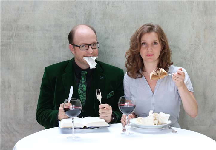 Der Wuppertaler Schauspieler Michael Baute mit seiner Berufskollegin Eva-Marianne Kraiss. Foto: Rheinbach liest e.V.