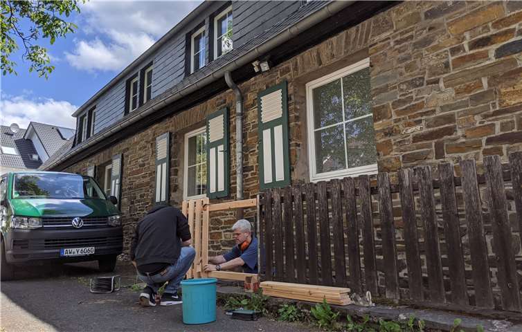 Der Zaun des ehemaligen Jugendgästehauses wird nach und nach erneuert. Foto: privat