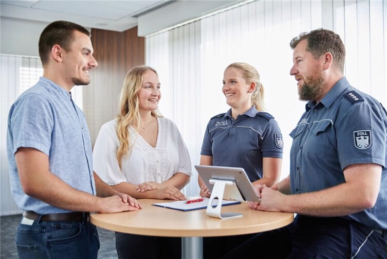 Der Zoll bietet Interessierten viele unterschiedliche Karrierechancen.Foto:RHEINDENKEN/Rainer Holz