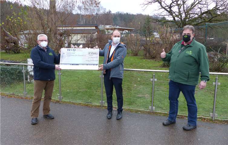 Der Zoo Neuwied erhielt von der Maschinenbaufirma W+D eine großzügige Spende.Foto: Zoo Neuwied