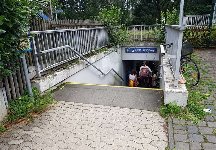 Der Zugang zum Bahnhof Heimersheim – für einige schwierig bis unmöglich. Foto: privat