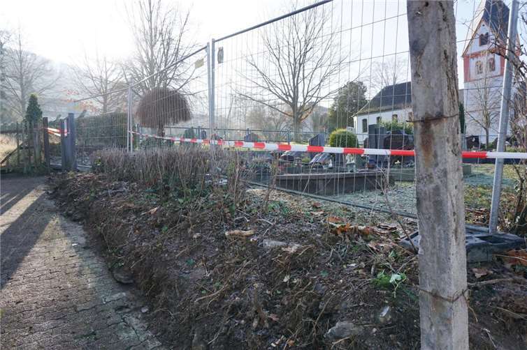Der Zuweg zum Layer Friedhof von der Untermarkstraße wird saniert und kann etwa drei Wochen lang nicht genutzt werden. Foto: Stadt Koblenz / Verena Groß