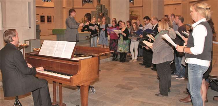 Der ad hoc Chor von Haus Wasserburg.