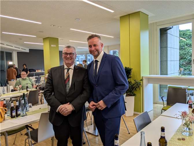 Der aktuelle Landrat Dr. Alexander Saftig (l.) und der neue Landrat Marko Boos.