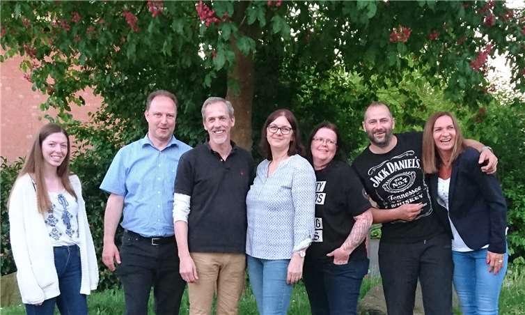 Der aktuelle Vorstand: v.l.: Tabea Koch (Beisitzerin / Garde), Thomas Urbaniak (Beisitzer / Marketing), Florian Koch (1. Vorsitzender), Constanze Erxleben (2. Vorsitzende), Sandra Starker (Beisitzerin), Ralf Erlenbach (Sitzungspräsident), Sabine Kriechel (Kassiererin). KG Ringener Wendböggele e.V.