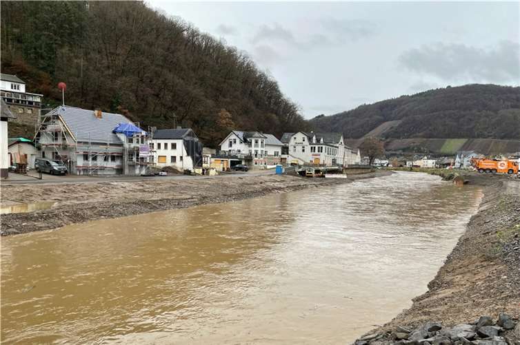 Der aktuelle Wasserstand der Ahr in Dernau. Foto: ROB