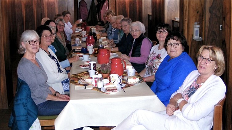Der alljährliche Frauenkaffee der Nachbarschaft St. Josef fand in diesem Jahr am 16. Oktober im Schankraum des Pfarrsaals statt. Foto: privat