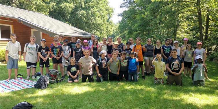 Der alljährliche regionale Wandertag an der Realschule Plus Puderbach.Fotos: Berger, Nalbach, Thran, Solbach, Kamtsiki