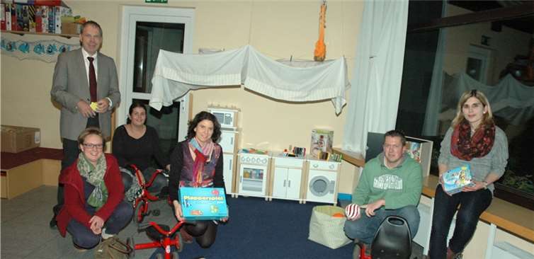 Der alte Vorstand wurde verabschiedet (v.li.): Bürgermeister Achim Haag, Vorsitzende Constanze Ukerwitz, Julia Schumacher, Eva Flügge, Volker Hansen und Leiterin Kerstin Enke UM