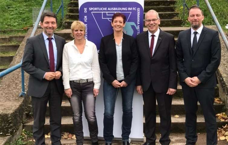 Der alte und neue Vorstand: Oliver Krambrich, Martina Weiss, Kerstin Alscheid, Dr. Claus-Michael Lommer und Johannes Hebgen.privat