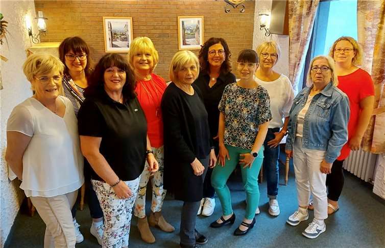 Der alte und neue Vorstand der Möhnengesellschaft Rieden.  Foto: privat