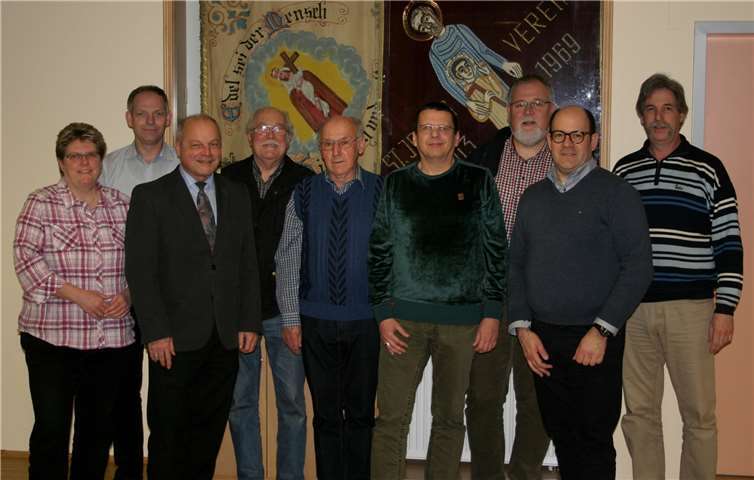 Der alte und neue Vorstand (v.l.): Sandra Westdickenberg, Andreas Klein, Peter Bühler, Erich Odenthal, Heinz Klein, Sven Mertens, Matthias Bullmann, Axel Schmitz, Reiner Odenthal. Es fehlt Reiner Herrmann. Privat