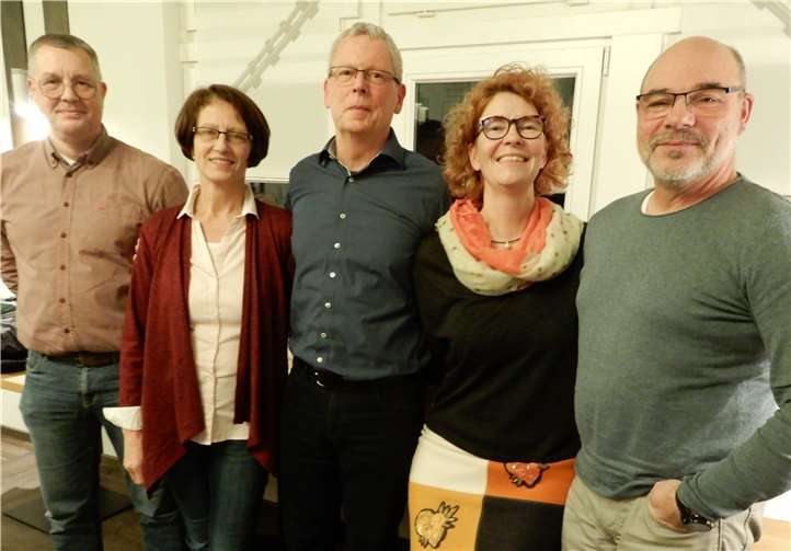 Der alte/neue Vorstand des „Freizeit-Sport-Club der Bundeswehr Mayen-Mendig e. V (v.l.n.r.): Dirk Böckmann (Geschäftsführer) Gertrud Schmitz (Schatzmeisterin) Karl Heinz Braun (Erster Vorsitzender) Ursel Kummetz (Schriftführer) Dieter Schmitz (Zweiter Vorsitzender). Foto: privat