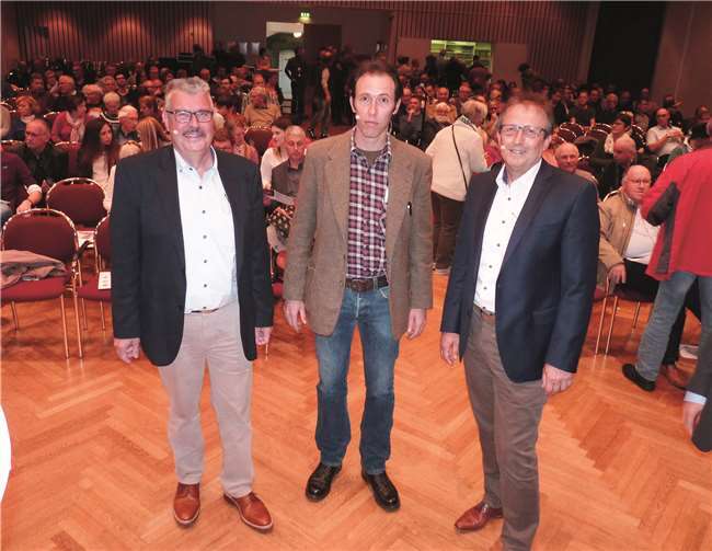 Der amtierende Stadtbürgermeister Hans Peter Ammel (v.li.) und seine beiden Mitbewerber für die kommende Bürgermeisterwahl, Stephan Retterath und Joachim Plitzko standen den Fragen Rede und Antwort.