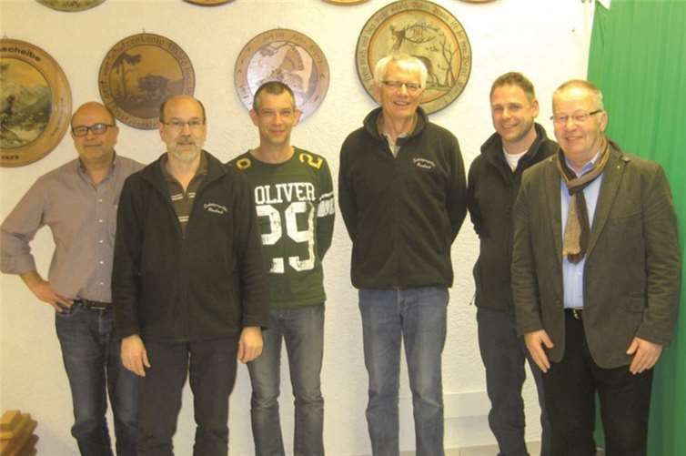 Der amtierende Vorstand der Schützengilde Raubach (v.l.n.r.): Hans-Jörg Hoffmann (stv. Schatzmeister), Raimund Adams, Matthias Bockmühl, Joachim Rumpf, Sascha Vohl und Jürgen Schmidt. privat