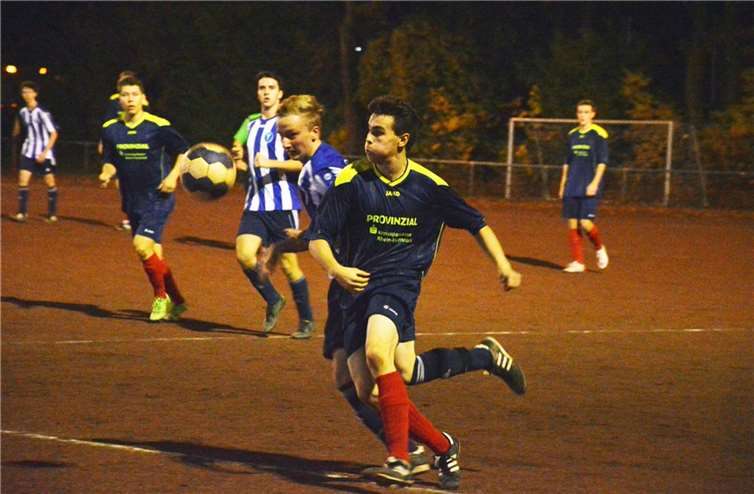 Der auf eigenem Hartplatz ungeschlagene FC Metternich setzte den Burgenern von Anfang an zu. privat