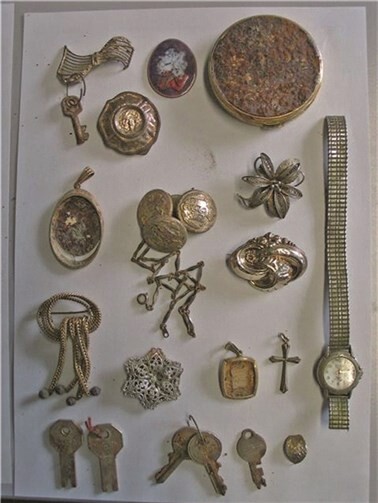 Der aufgefundene Schmuck.PI Bad Neuenahr-Ahrweiler