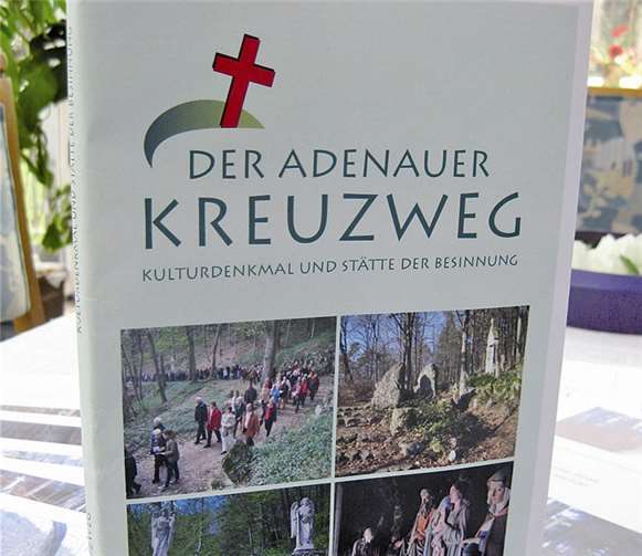 Der aufwendig gestaltete Band enthält alle Details über den Adenauer Kreuzweg. SES