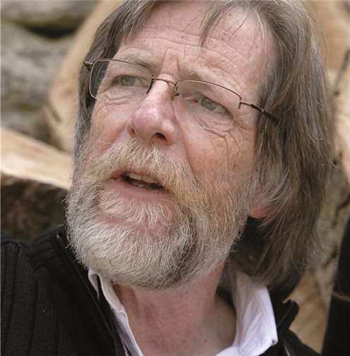 Der bekannte französische Chansonnier Louis Capart wird bei der diesjährigen röhrig-forum Benefiz-Gala gemeinsam mit „Duo Balance“ und Dirko Juchem die Besucher begeistern. Privat